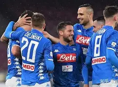 巴塞罗那首回合大胜那不勒斯，马龙砍下50记关键球，全场沸腾的简单介绍